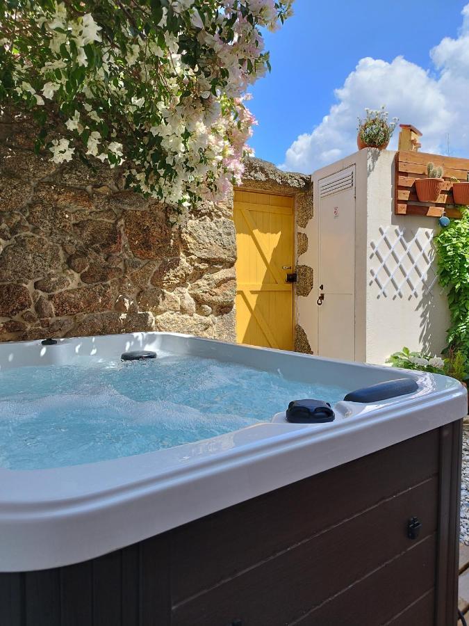 Encanto Casa Com Spa Jacuzzi Open Space Tinalhas Esterno foto